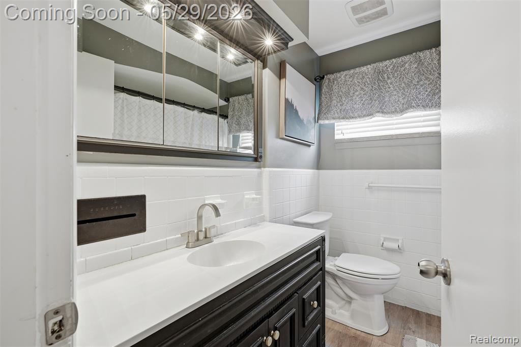 14338 Shadywood Drive, Plymouth, MI 48170 — Photo 19