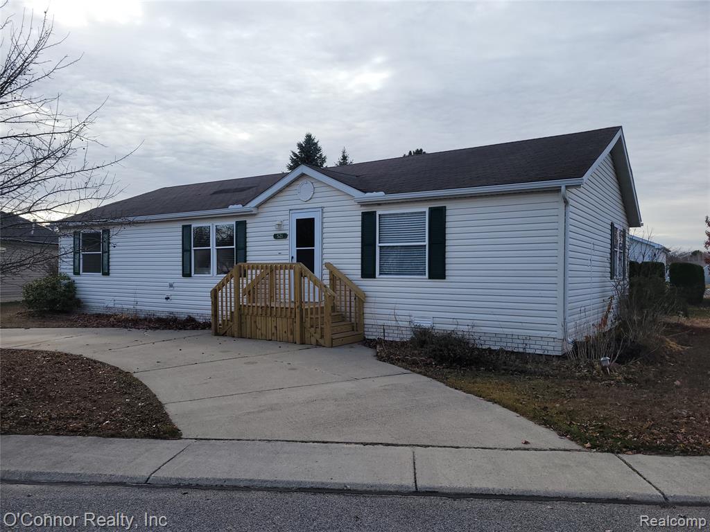 521 Bush Lake Lane, MI