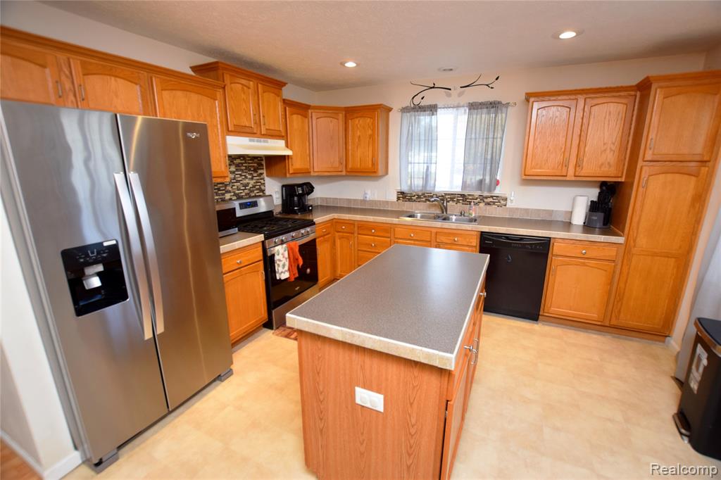 7395 Red Maple Drive, Mount Morris, MI 48458 — Photo 2