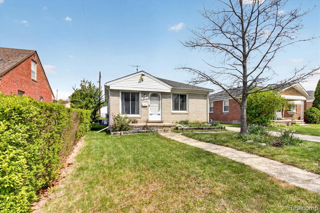 17706 Centralia, Redford, MI 48240 — Photo 2