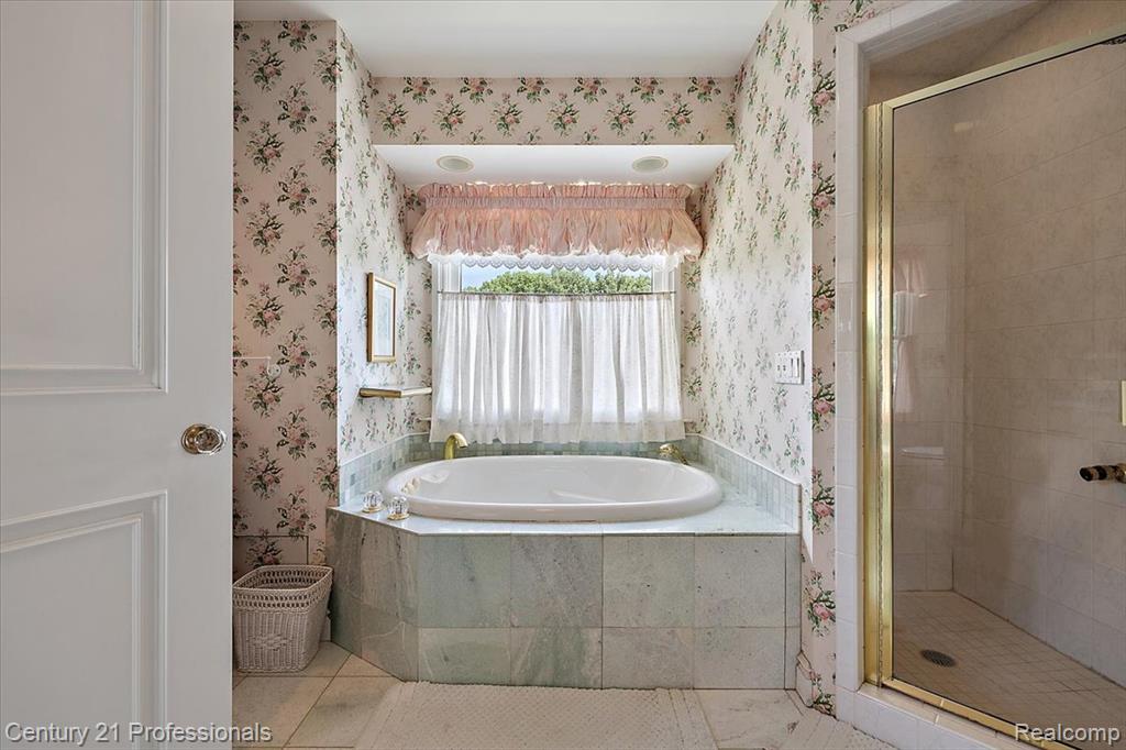 40205 Ashland Drive, Sterling Heights, MI 48313 — Photo 37