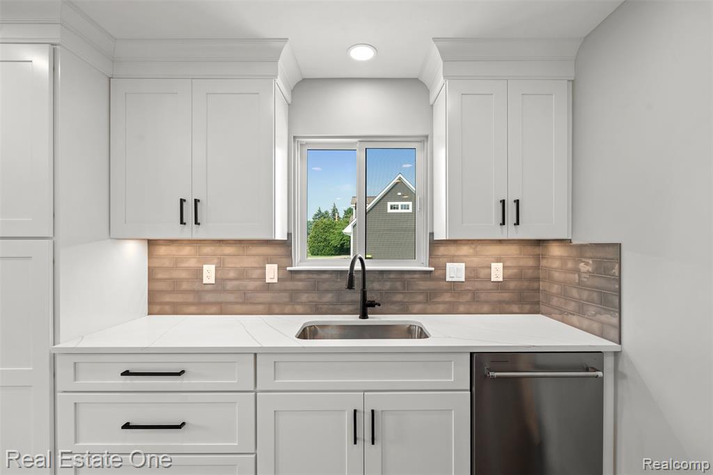 47900 Jefferson Avenue, Chesterfield, MI 48047 — Photo 16