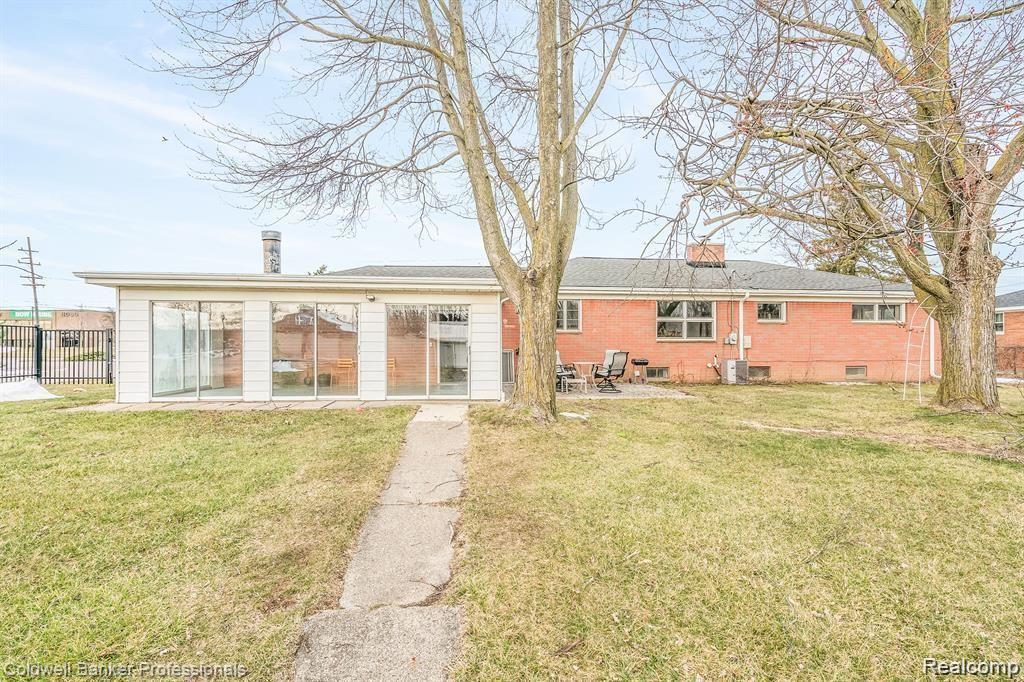 7851 E HAGGERTY Road, Van Buren, MI 48111 — Photo 16