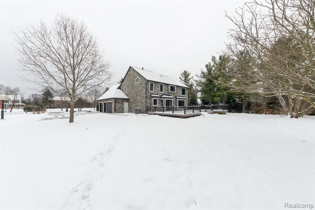 8484 SADDLEWOOD Drive, Brighton, MI 48116 — Photo 40