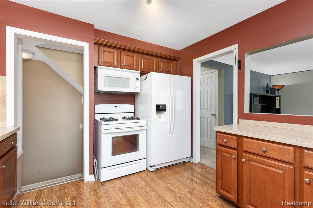863 MAYFLOWER Avenue, Lincoln Park, MI 48146 — Photo 12