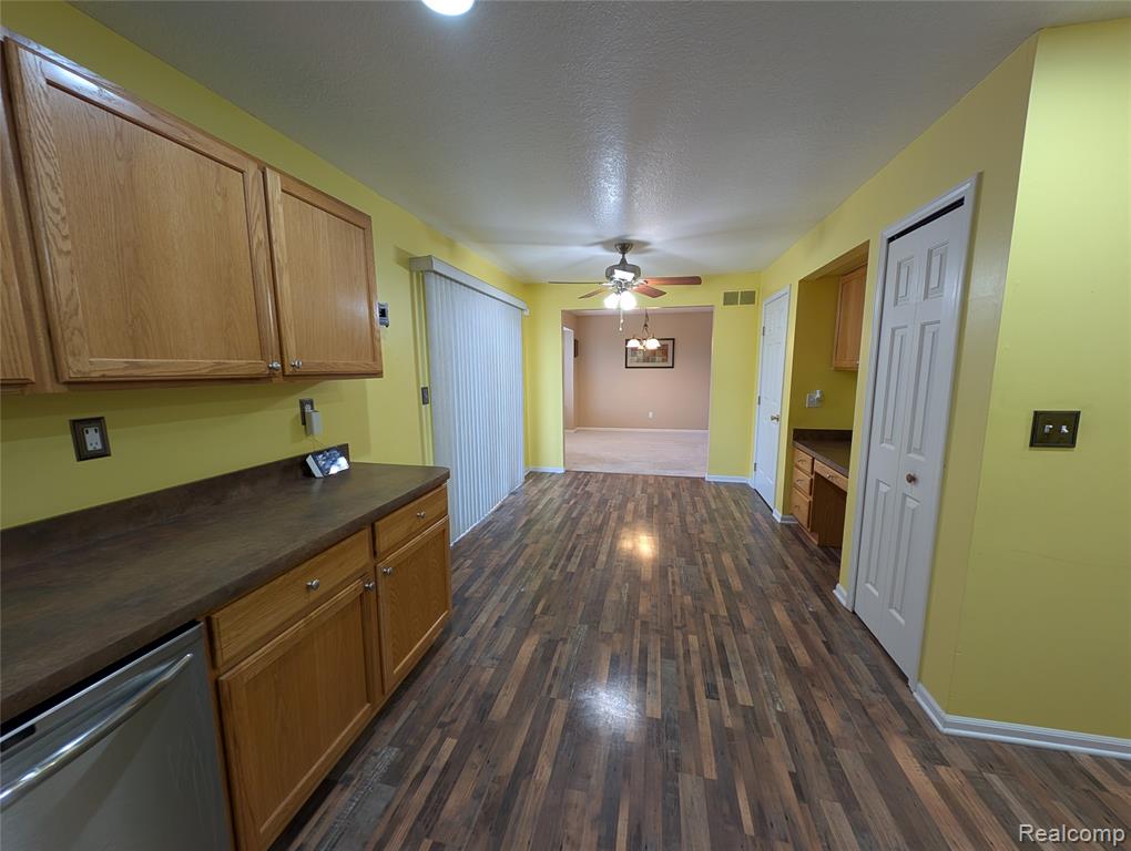 33445 Bay Hill Drive, Romulus, MI 48174 — Photo 21
