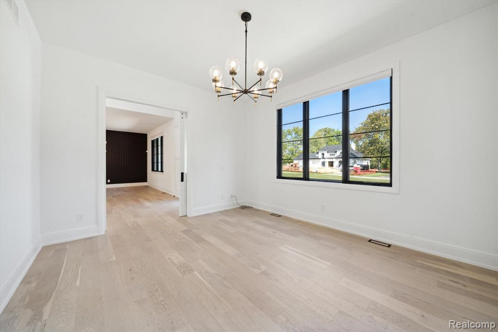 7450 PARKSTONE Lane, Bloomfield Hills, MI 48301 — Photo 16