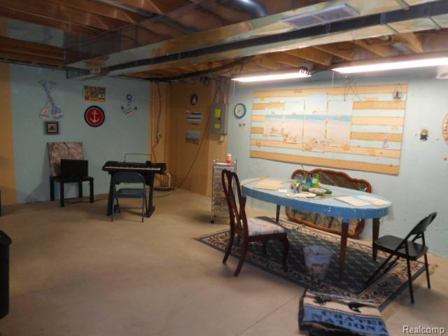 4116 April Lane, 24, Sterling Heights, MI 48310 — Photo 35