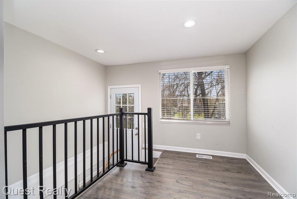 9489 PORTAGE Trail, White Lake, MI — Photo 14