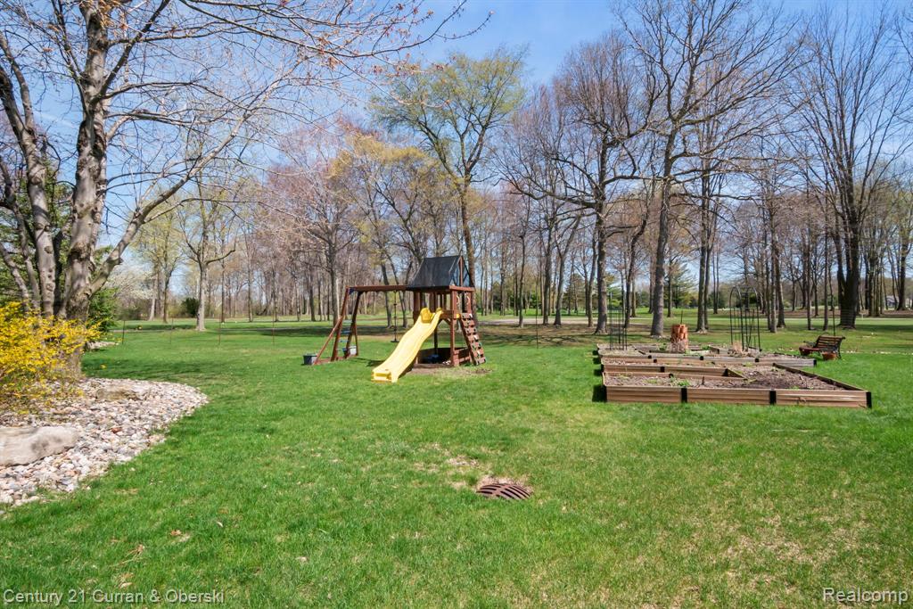 48742 Tanglewood Drive, Macomb, MI 48044 — Photo 77