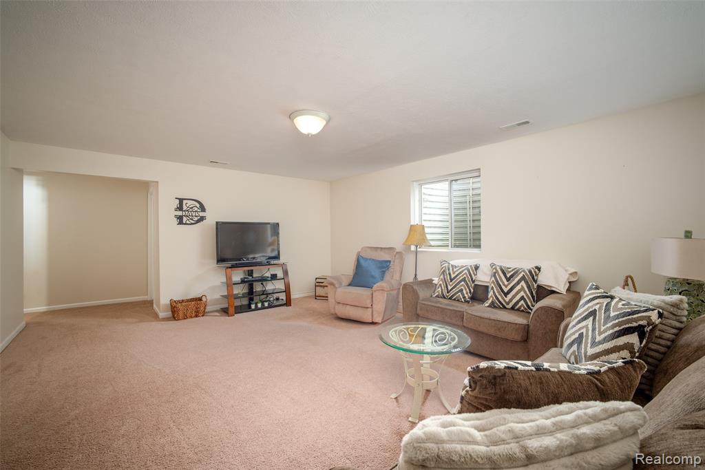 3411 Amber Oaks Drive, Howell, MI 48855 — Photo 24