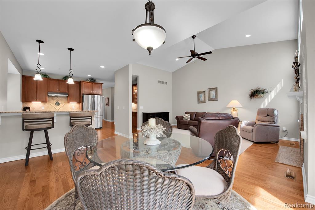 9549 KINGSWAY Circle, Clarkston, MI 48348 — Photo 11