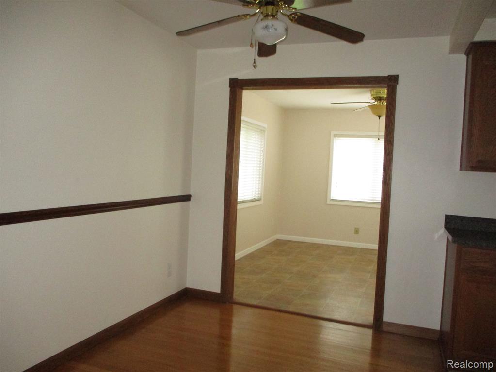831 CARDWELL Street, Garden City, MI — Photo 3