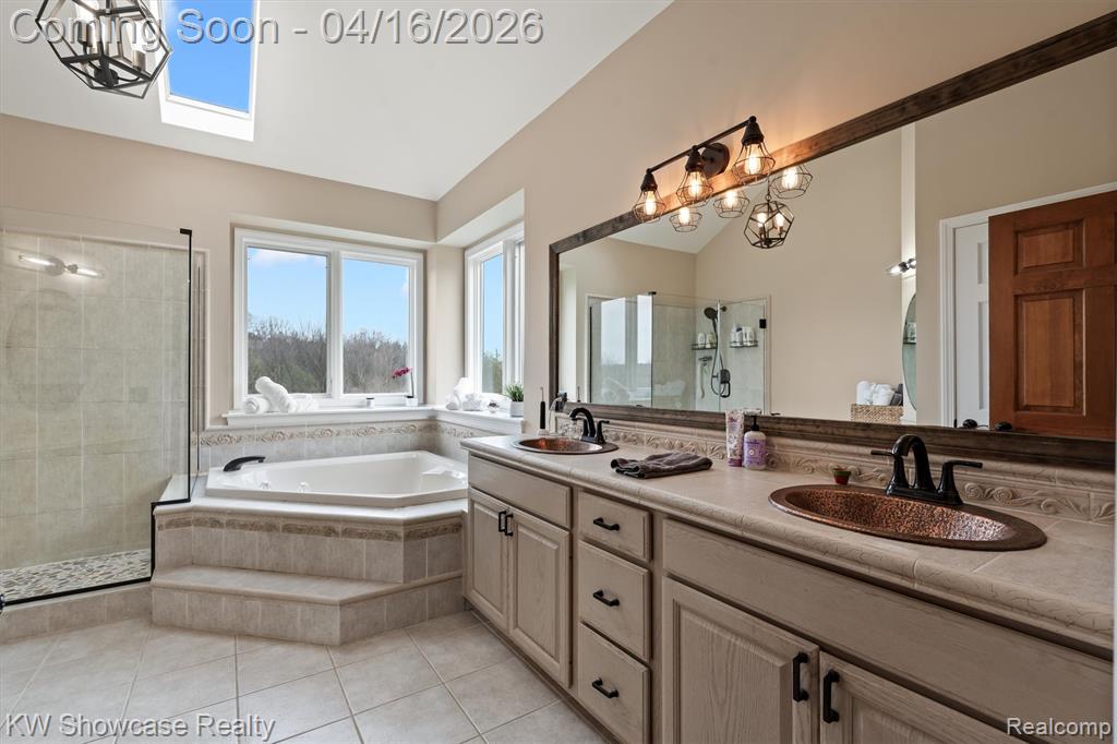 8315 E Allen Road, Fenton, MI 48430 — Photo 29