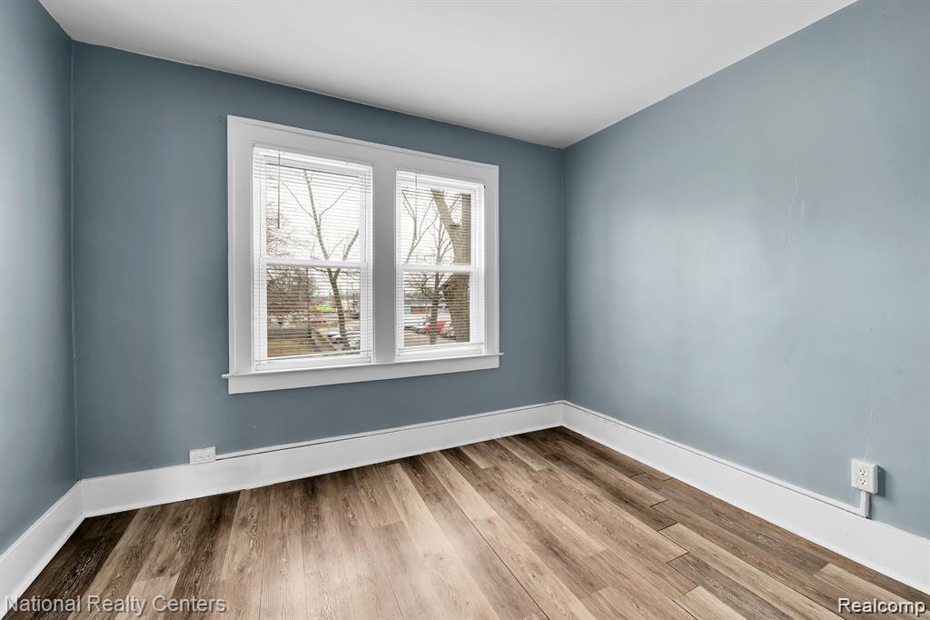 39 E Brockton Avenue, Madison Heights, MI 48071 — Photo 9