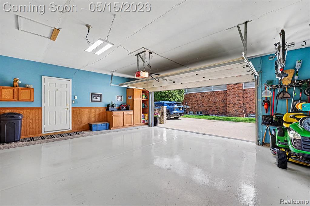 11921 Raintree Court, Utica, MI 48315 — Photo 38