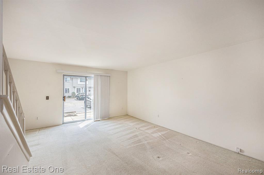 4288 15 MILE Road, Sterling Heights, MI 48310 — Photo 5