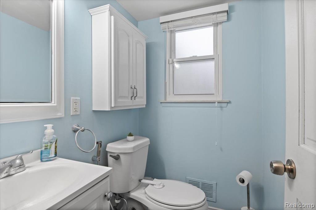 39663 WALES Street, Canton, MI 48188 — Photo 18
