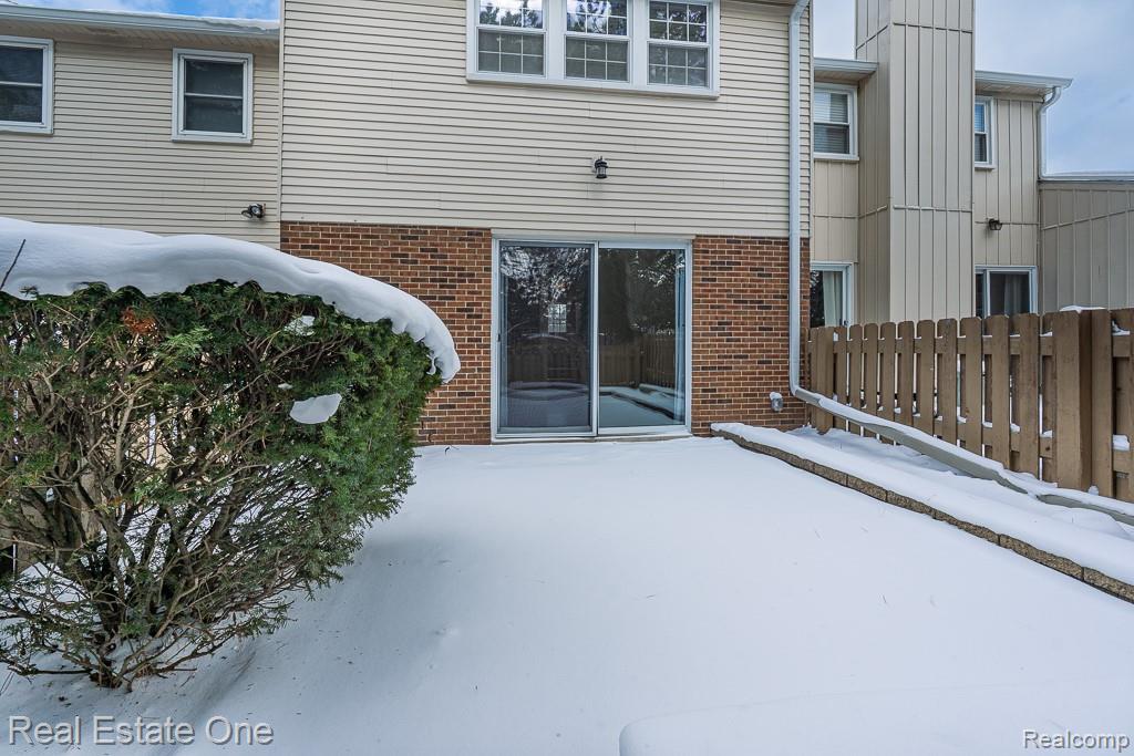 5075 Buckingham Drive, Troy, MI 48098 — Photo 3