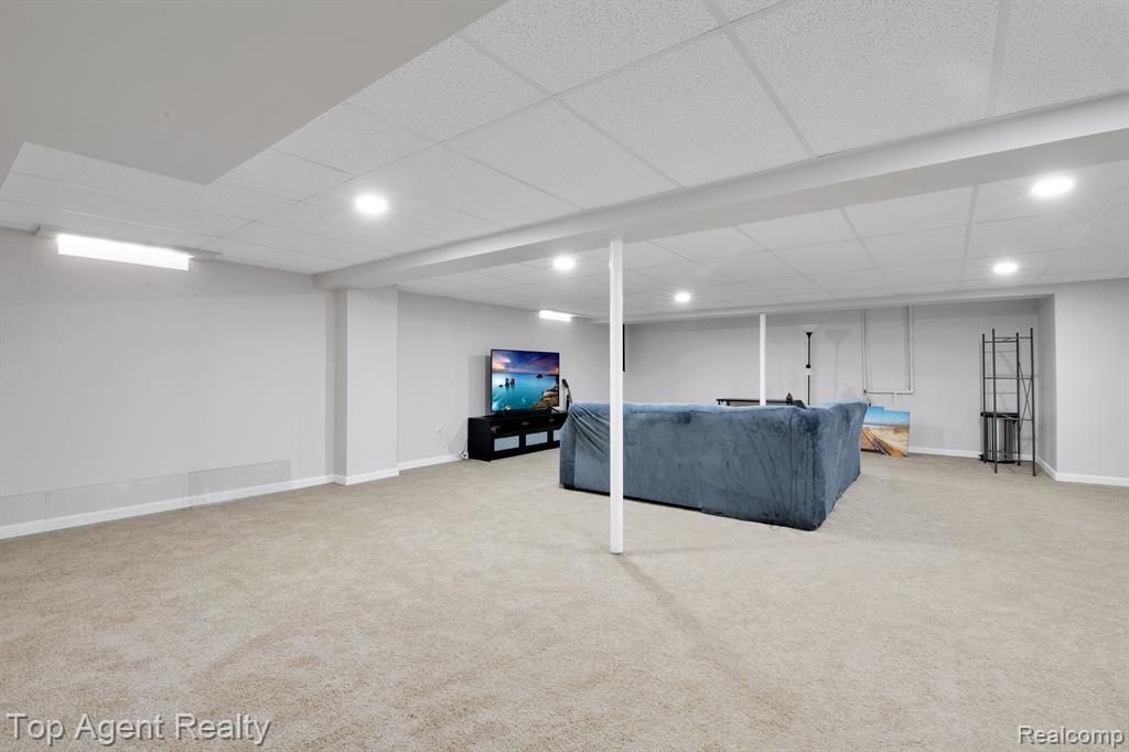 42185 KINGSLEY Drive, Clinton Twp, MI 48038 — Photo 23