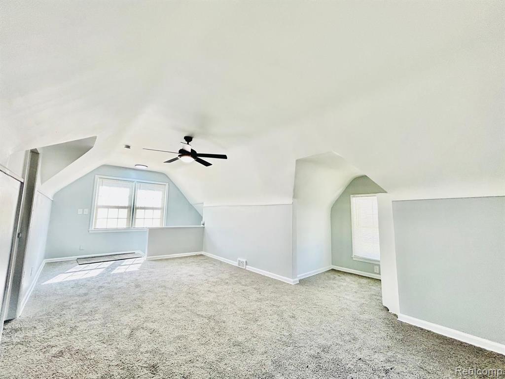 9571 E OUTER Drive, Detroit, MI 48213 — Photo 22