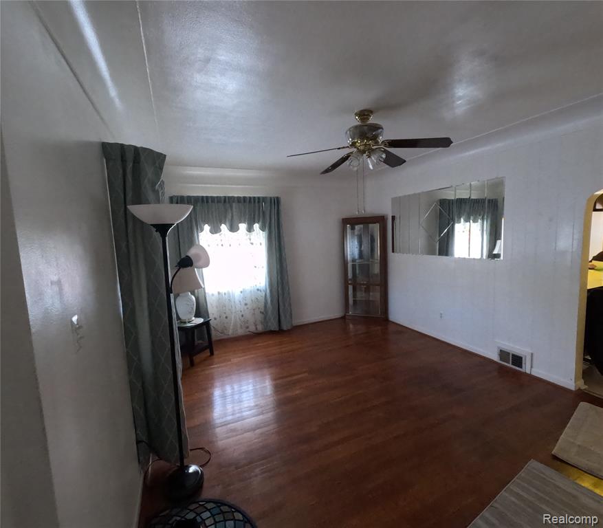 6876 Continental Avenue, Warren, MI 48091 — Photo 10