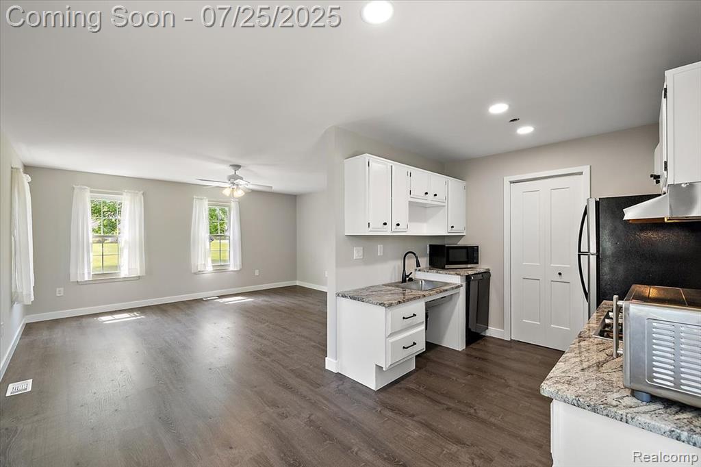 39869 Village Wood Lane, Novi, MI — Photo 18