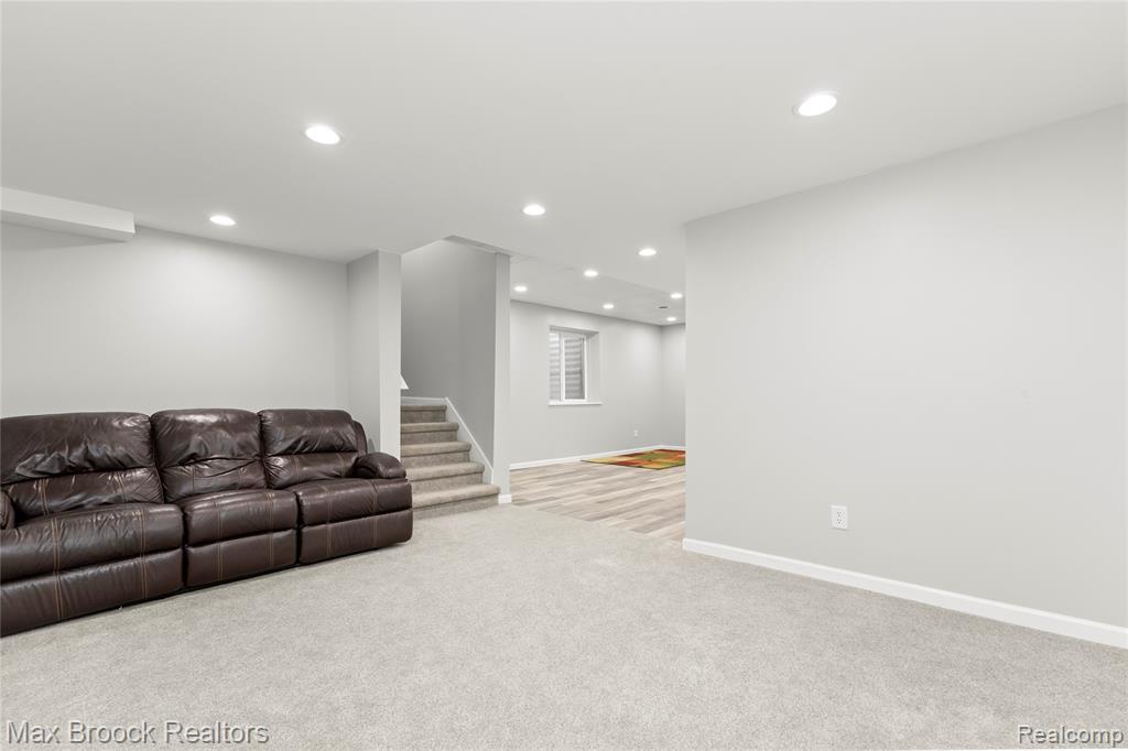 4211 Kent Road, Royal Oak, MI 48073 — Photo 24