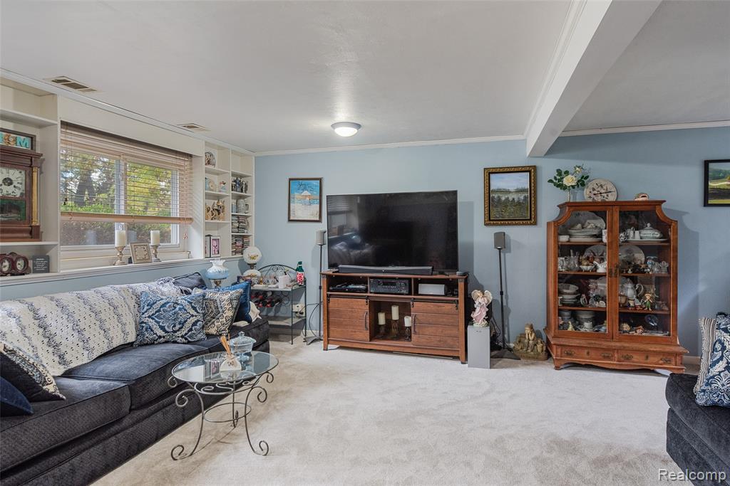 4245 Bunker Avenue, West Bloomfield, MI 48323 — Photo 20