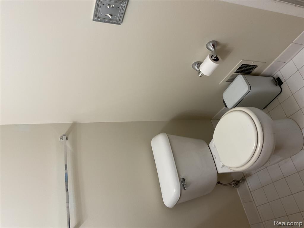 6103 Orchard Lake Road, 203, West Bloomfield, MI — Photo 12