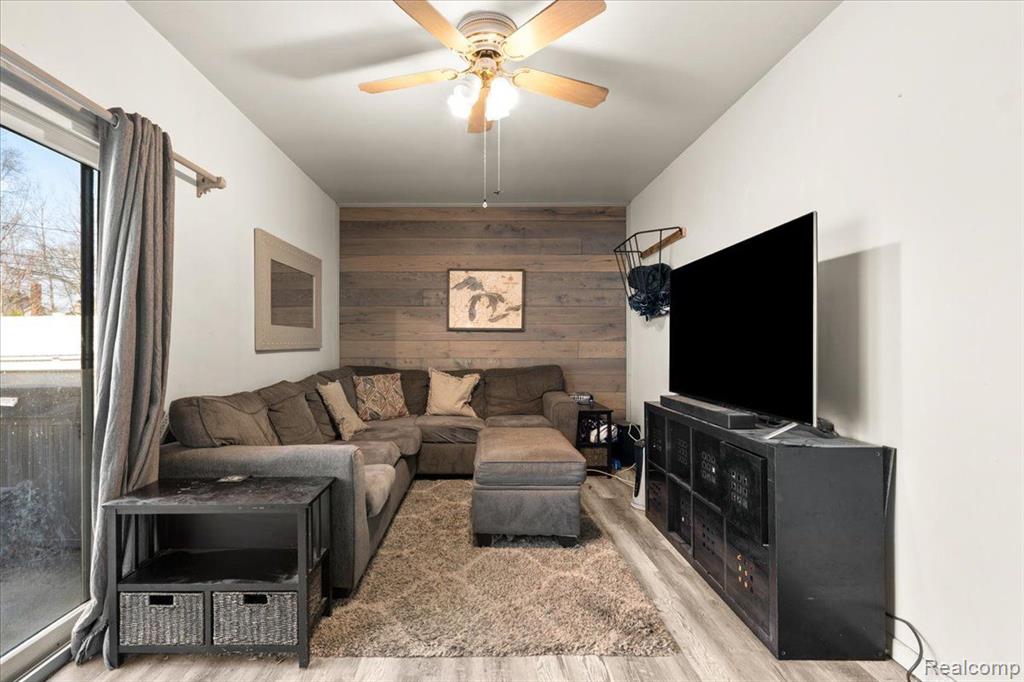 40734 PINETREE Drive, Plymouth, MI 48170 — Photo 9