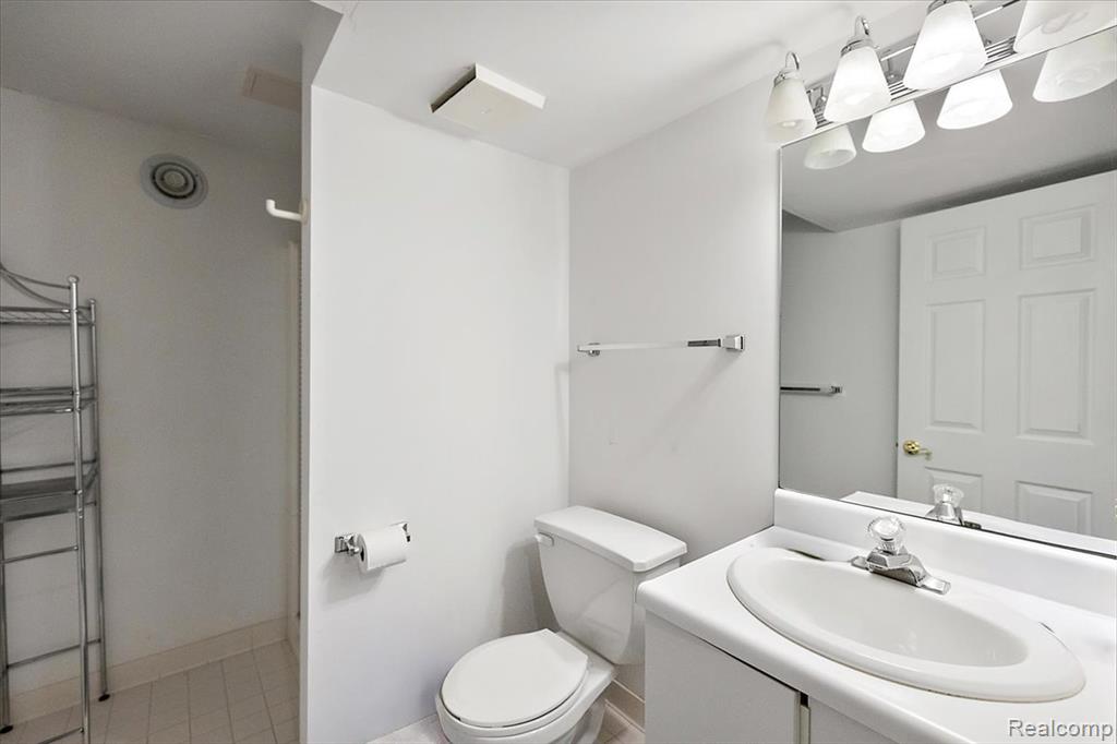 3780 Eaton Gate Lane, Auburn Hills, MI 48326 — Photo 38