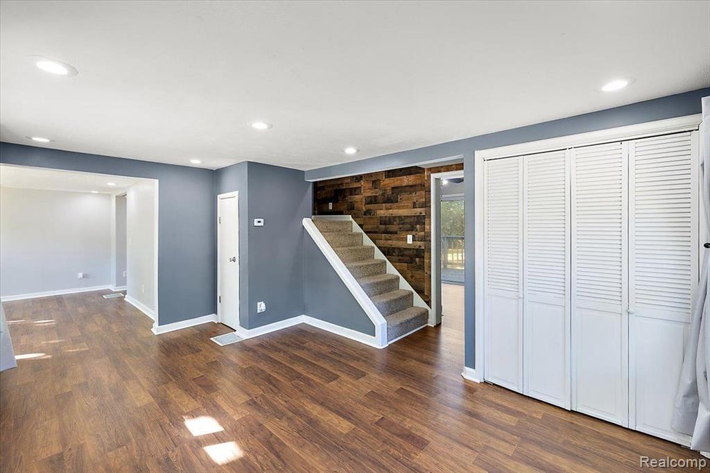 410 S ADAMS Street, Mount Pleasant, MI 48858 — Photo 7