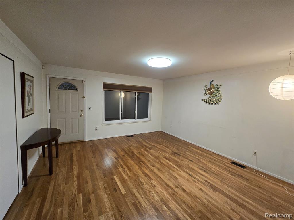 5054 CARNABY Drive, Troy, MI 48085 — Photo 13