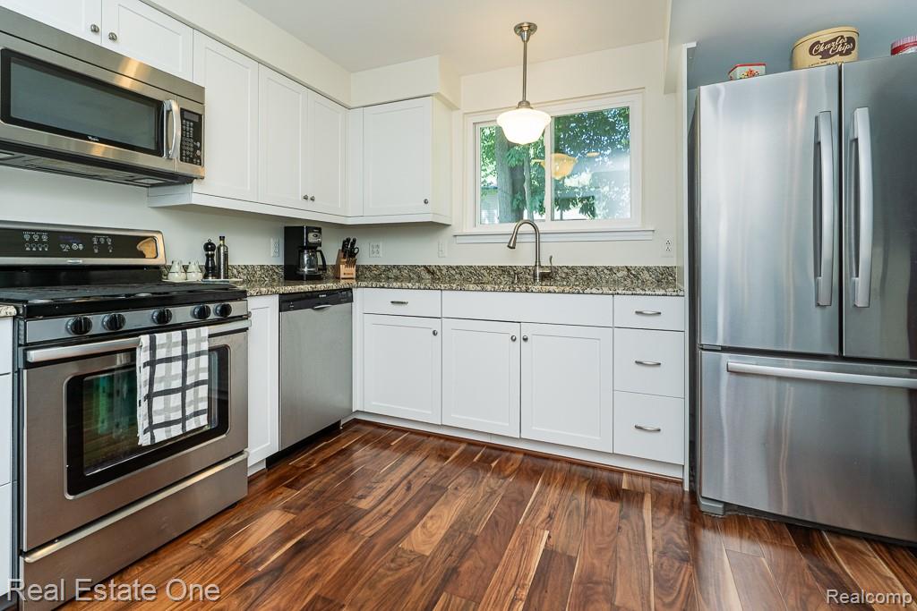4644 Charest Avenue, Waterford, MI 48327 — Photo 22