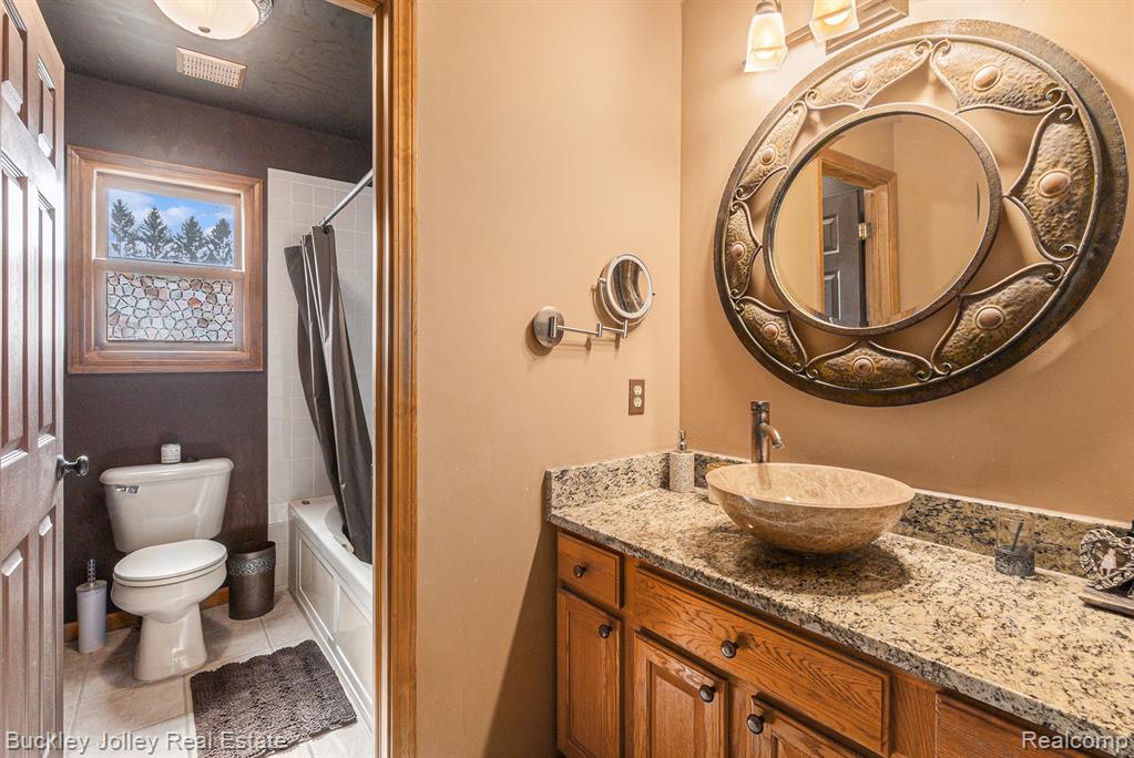 928 WESTWIND SHORE Drive, Howell, MI 48843 — Photo 11