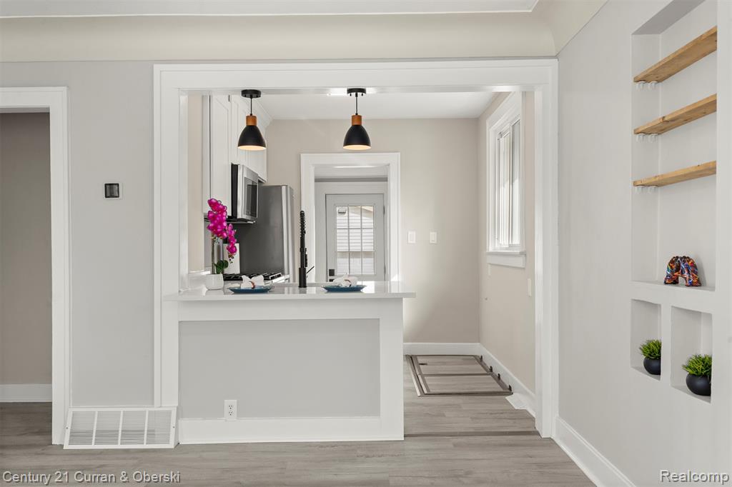960 White Avenue, Lincoln Park, MI 48146 — Photo 9