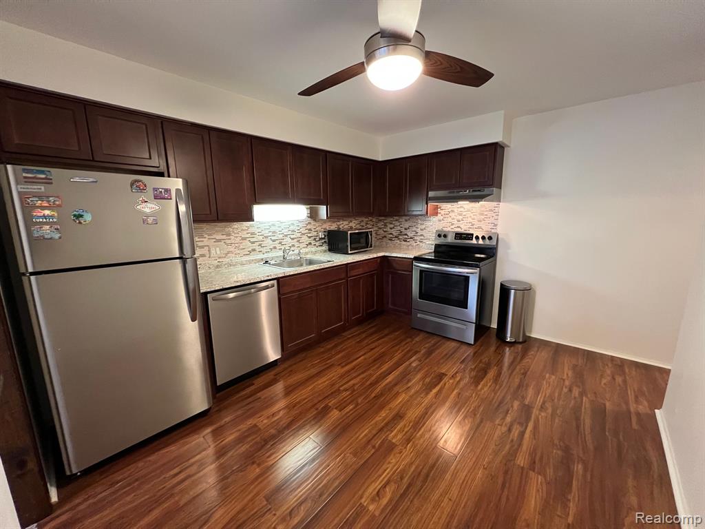 27653 W ECHO VALLEY, 210, Farmington Hills, MI 48334 — Photo 10