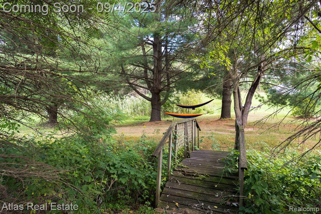 8557 Henderson Road, Goodrich Vlg, MI — Photo 11