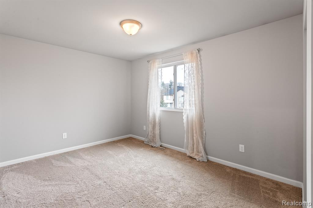 7193 PRIMROSE Lane, Grand Blanc, MI 48439 — Photo 20