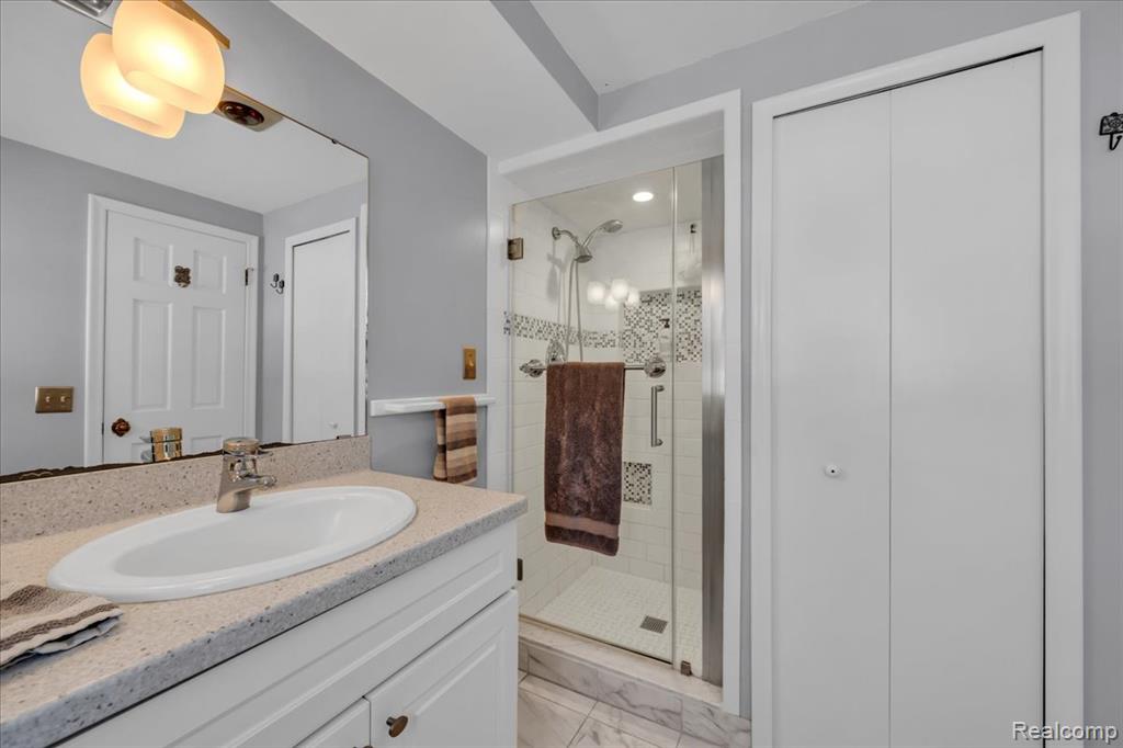 5815 Beechview Drive, Rochester, MI 48306 — Photo 27