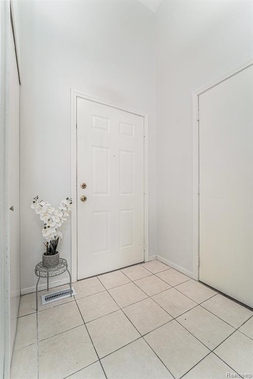 6075 N VERNON Street, Dearborn Heights, MI 48127 — Photo 5