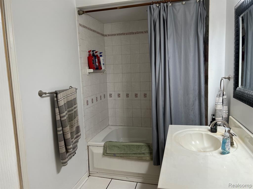 25 W Hunters Creek Road, Lapeer, MI 48446 — Photo 14