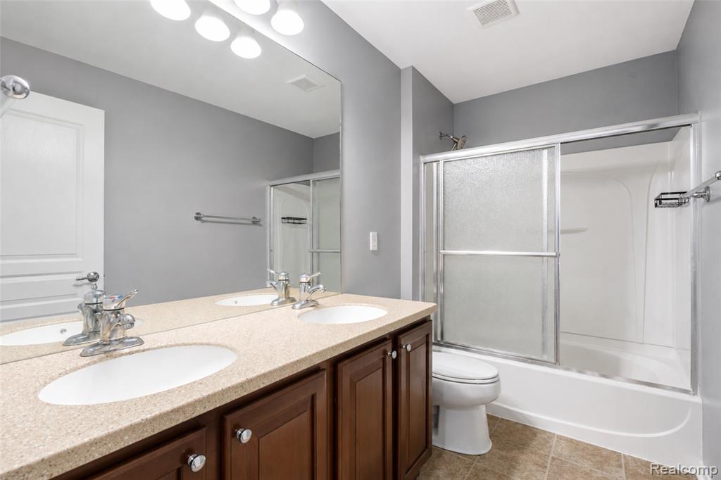 45149 Bartlett Drive, Novi, MI — Photo 35