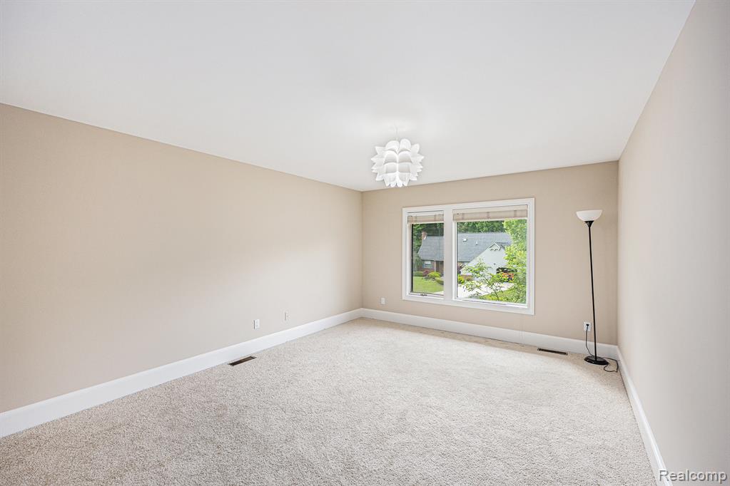 785 River Bend Drive, Rochester Hills, MI 48307 — Photo 27