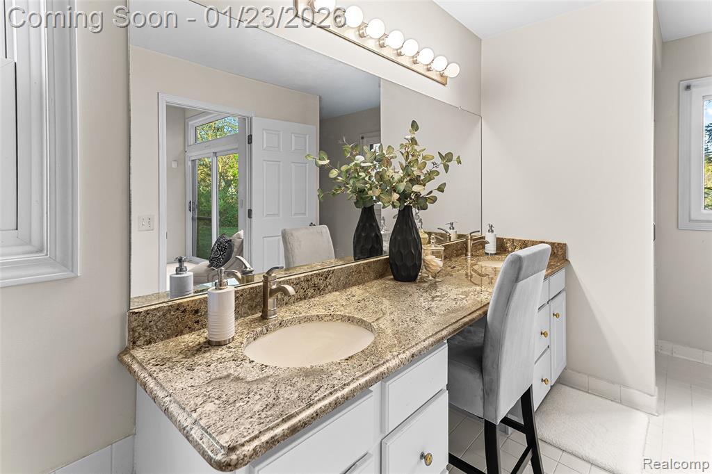 6425 Southpointe Drive, Troy, MI 48085 — Photo 22