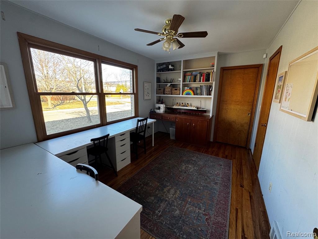 855 Avon Court, Grosse Pointe Woods, MI 48236 — Photo 28
