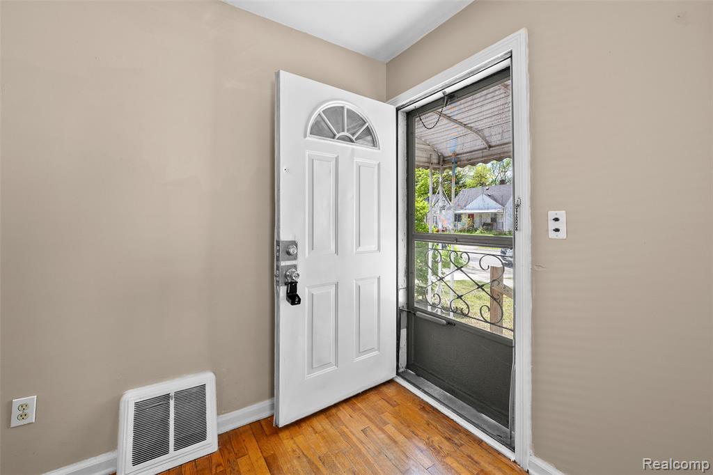 7490 Lamphere, Redford, MI 48239 — Photo 4