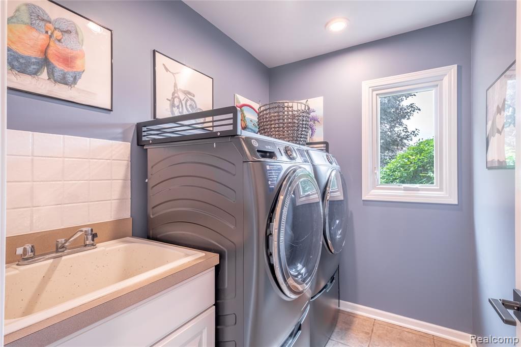 9154 Rotondo Drive, Howell, MI 48855 — Photo 16