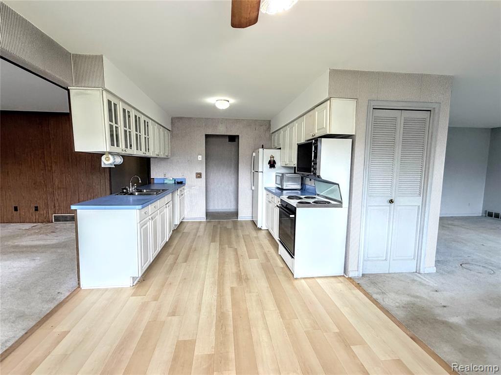 8079 Farley Road, Pinckney, MI 48169 — Photo 12